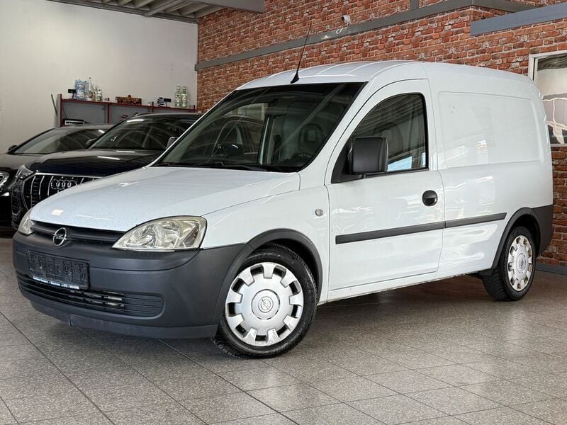 Weiß Gebraucht 2009 Opel Combo Van / Kleinbus | 2.500 € (Guter Preis) - Bild 1/4