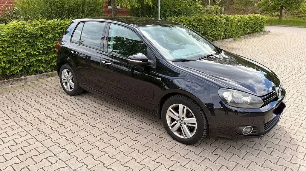 Second-hand VW Golf VII 86 CP (63 kW) 2014 Negru Berlinǎ