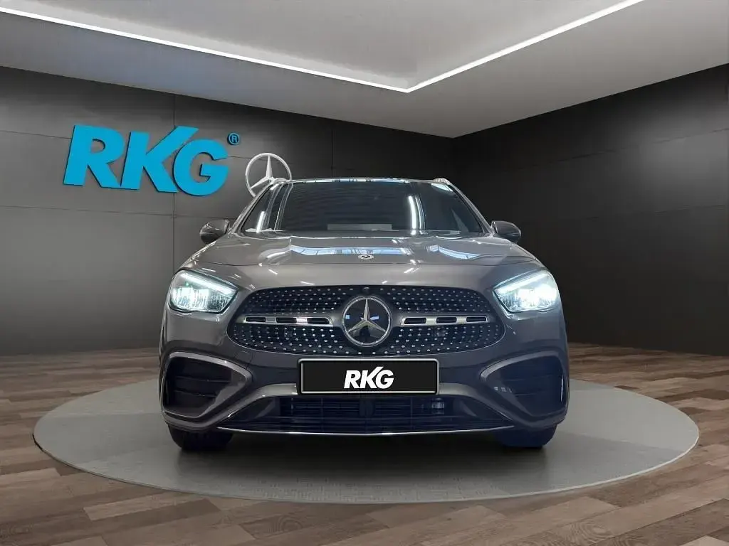 Gebraucht Mercedes GLA200 AMG 164 PS (120 kW) 2025 Grau SUV
