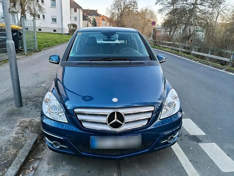 Gebraucht Mercedes B200 136 PS (100 kW) 2009 Blau Van / Kleinbus