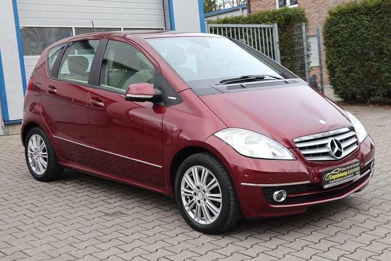 Gebraucht Mercedes A170 116 PS (85 kW) 2009 Rot Limousine