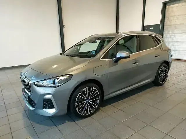Gebraucht BMW 225 M Sport 245 PS (180 kW) 2023 Grau Van / Kleinbus