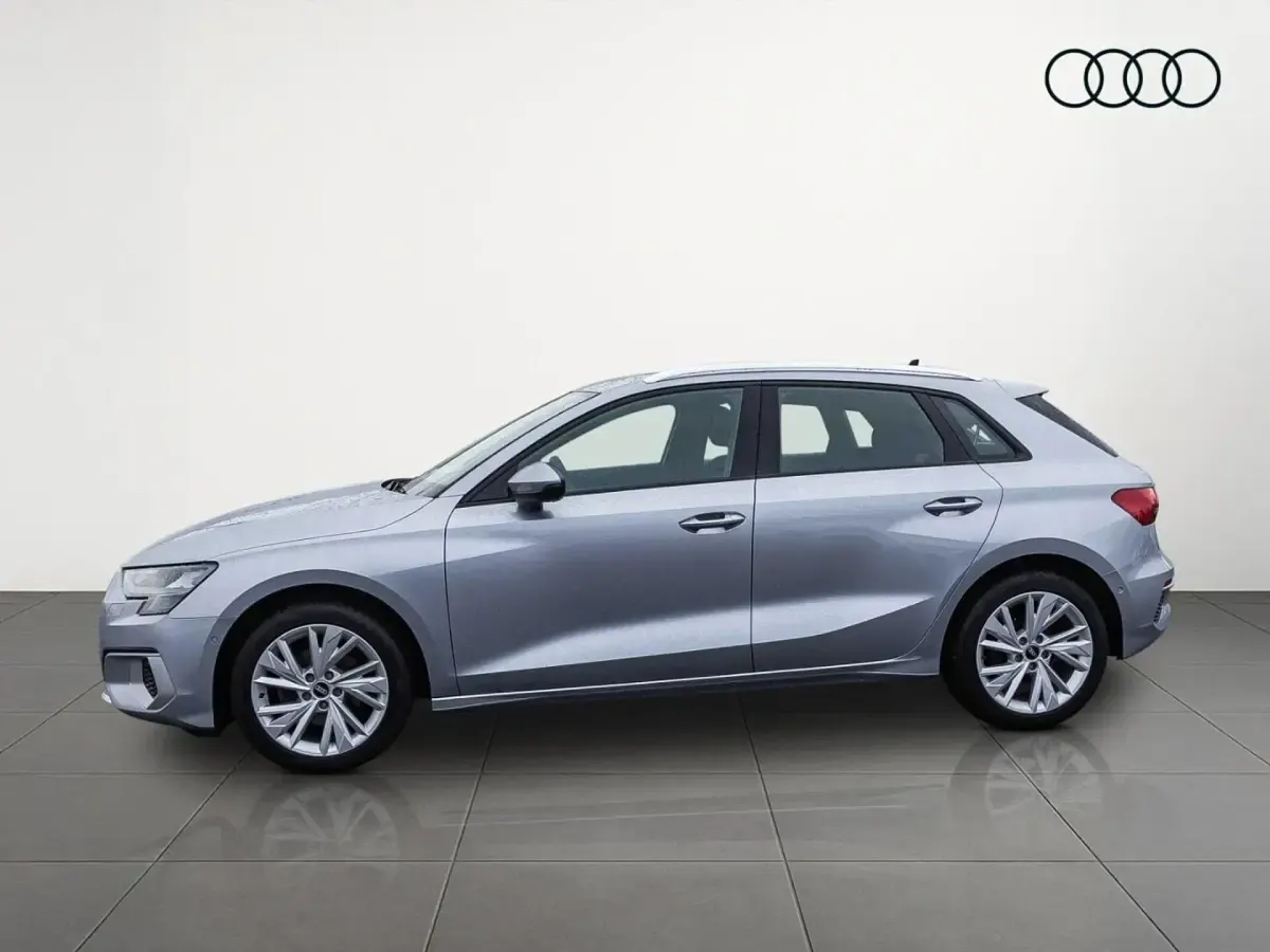 Usado Audi A3 Advanced Plus 116 CV (85 kW) 2021 Plateado Berlina