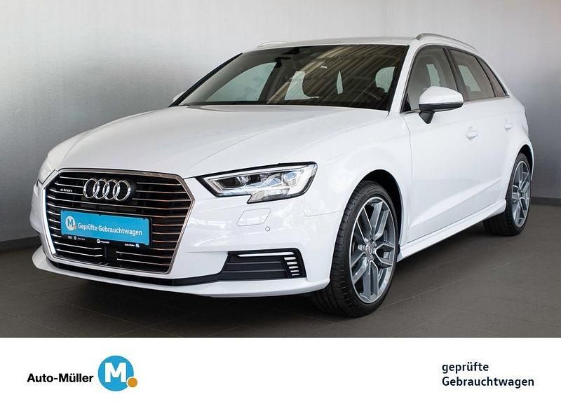 Weiß Gebraucht 2020 Audi A3 Sportback e-tron Design Limousine | 20.480 € (Fairer Preis) - Bild 1/4