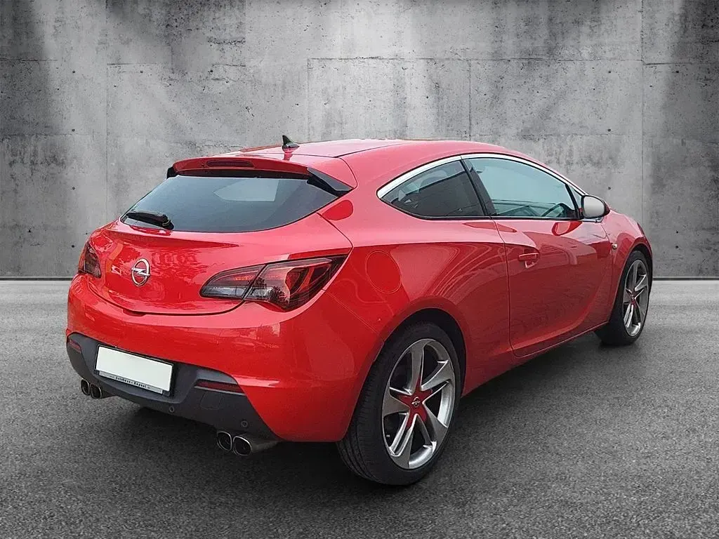 Gebraucht Opel Astra GTC Innovation 179 PS (131 kW) 2012 Rot Limousine