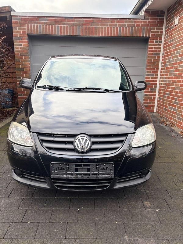 Gebraucht VW Fox 54 PS (39 kW) 2005 Schwarz Kleinwagen
