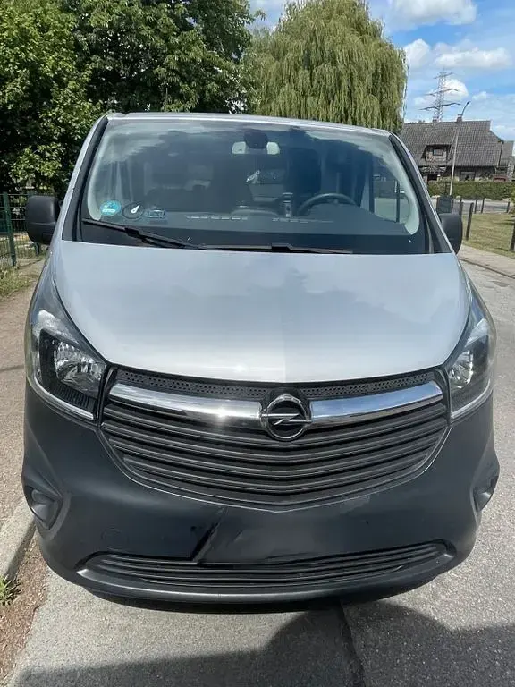Gebraucht Opel Vivaro 125 PS (91 kW) 2017 Silber Van / Kleinbus