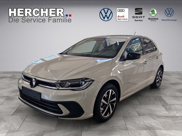 Grün Gebraucht 2024 VW Polo Move Limousine | 22.980 € (Fairer Preis) - Bild 1/4