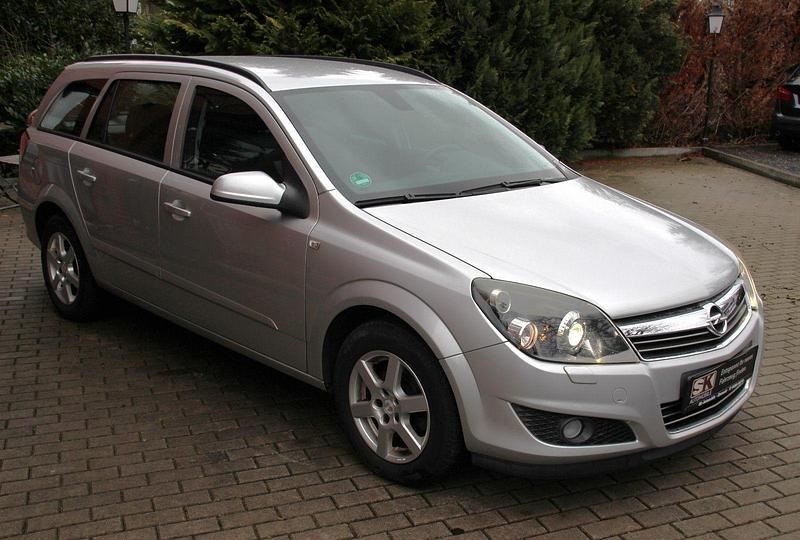 Gebraucht Opel Astra Innovation 116 PS (85 kW) 2008 Silber Kombi