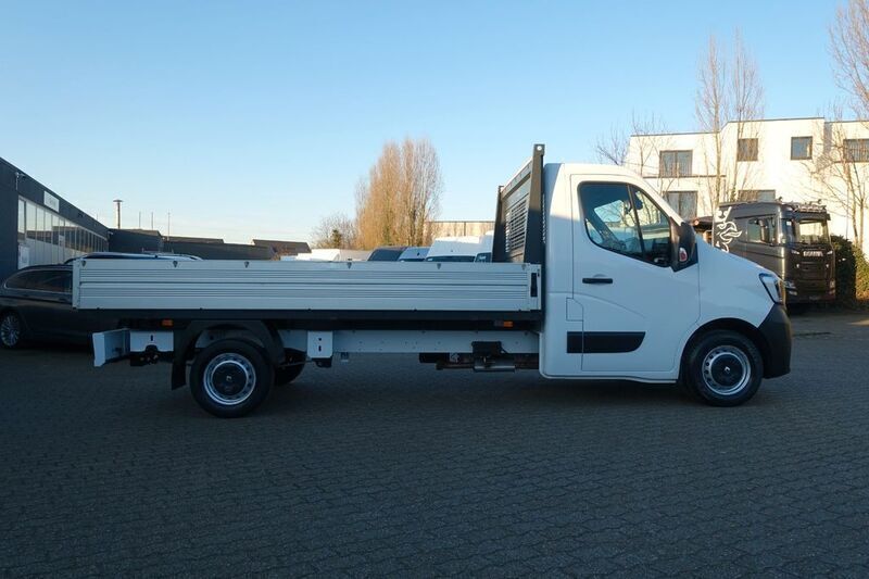 Second-hand Renault Master 150 CP (110 kW) 2020 Alb Van