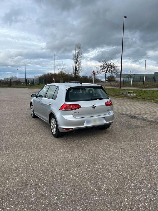 Gebraucht VW Golf VII 2015 Weiß Kleinwagen