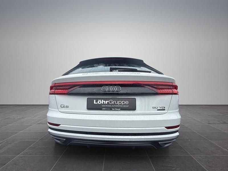 Gebraucht Audi Q8 Ambiente 286 PS (210 kW) 2022 Carraraweiß SUV