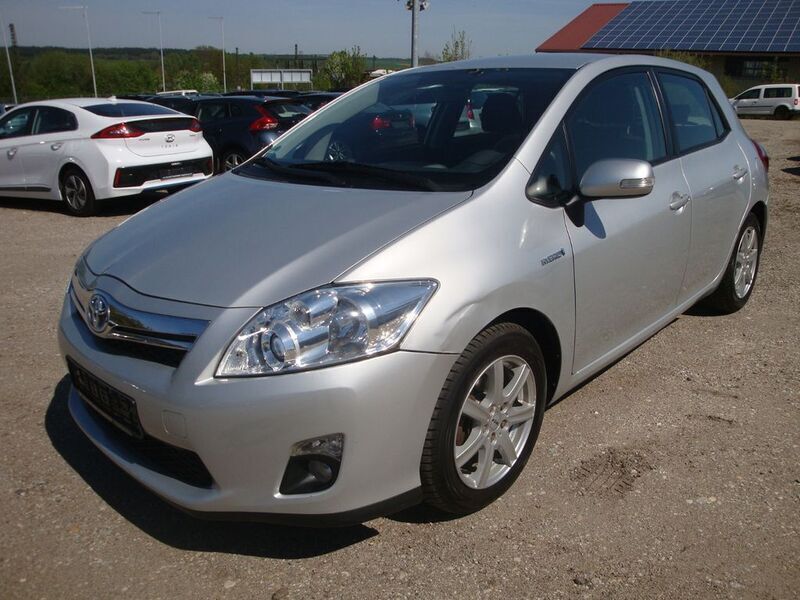 Silber Gebraucht 2012 Toyota Auris Hybrid Travel Limousine | 6.950 € (Superpreis) - Bild 1/4