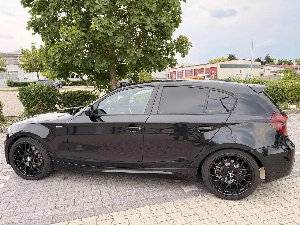 Gebraucht BMW 118 M Sport 143 PS (105 kW) 2011 Schwarz Kleinwagen
