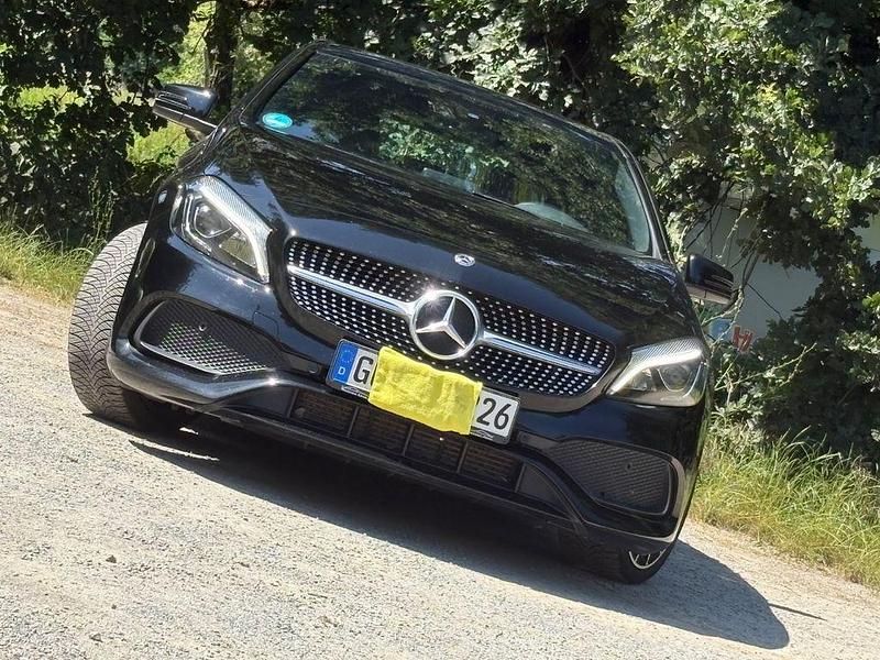 Gebraucht Mercedes A200 Edition 156 PS (114 kW) 2018 Schwarz Limousine