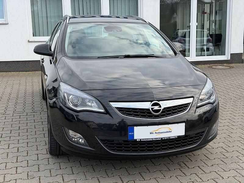 Gebraucht Opel Astra Innovation 165 PS (121 kW) 2012 Schwarz Kombi