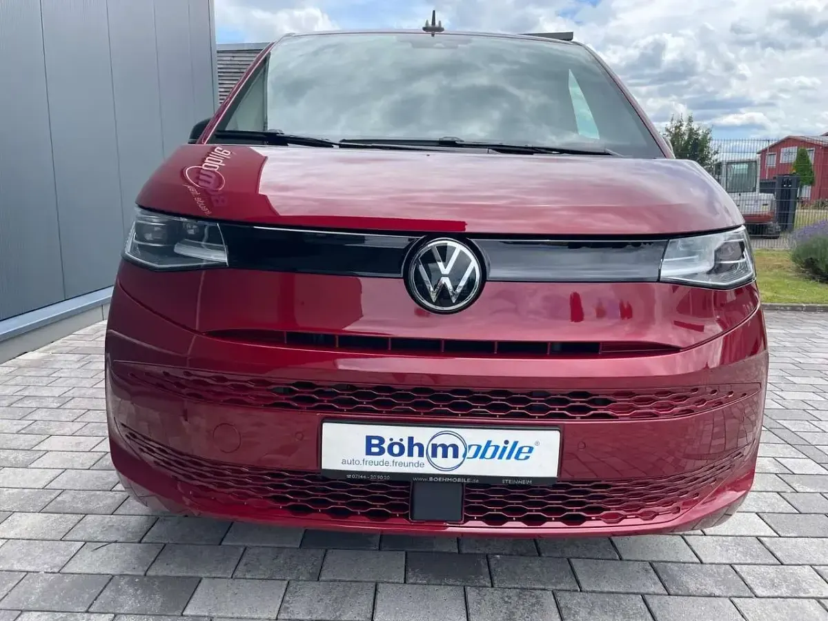 Gebraucht VW Multivan 150 PS (110 kW) 2024 Rot Van / Kleinbus