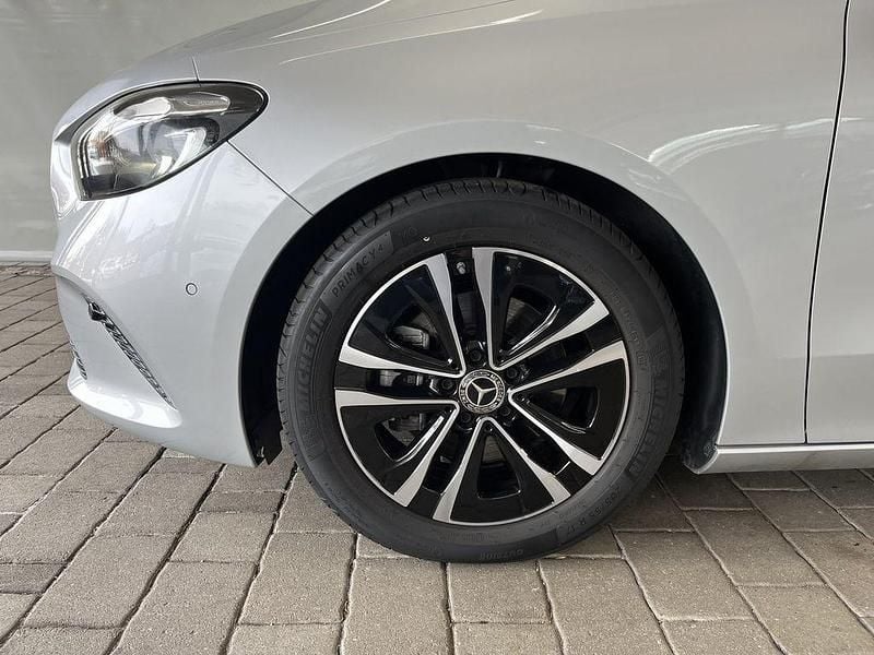 Gebraucht Mercedes B180 Progressive 136 PS (100 kW) 2023 Silber Kleinwagen