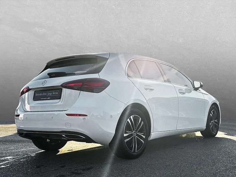 Gebraucht Mercedes A200 Advanced 163 PS (119 kW) 2024 Weiß Limousine