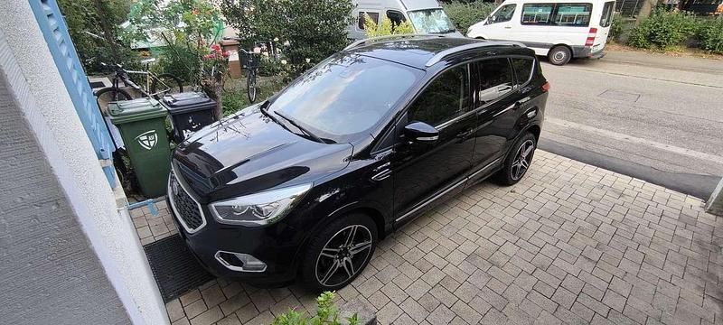 Schwarz Gebraucht 2016 Ford Kuga Vignale SUV | 21.999 € - Bild 1/4