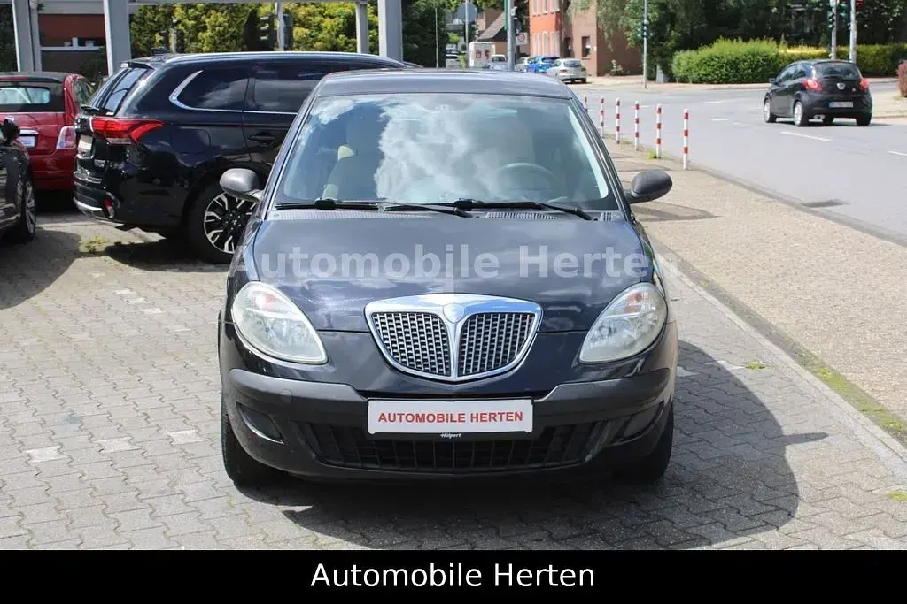 Gebraucht Lancia Ypsilon 60 PS (44 kW) 2004 Schwarz rockabilly/pergusa/bod Kleinwagen