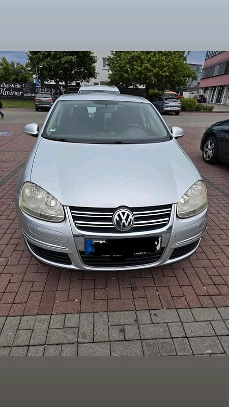 Gebraucht VW Jetta 102 PS (75 kW) 2006 Silber Limousine
