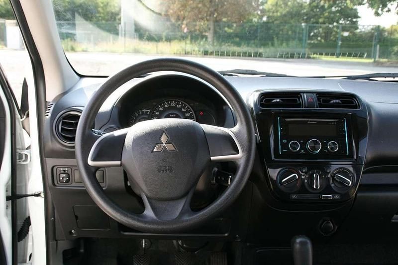 Gebraucht Mitsubishi Space Star Select 71 PS (52 kW) 2022 Weiß Limousine