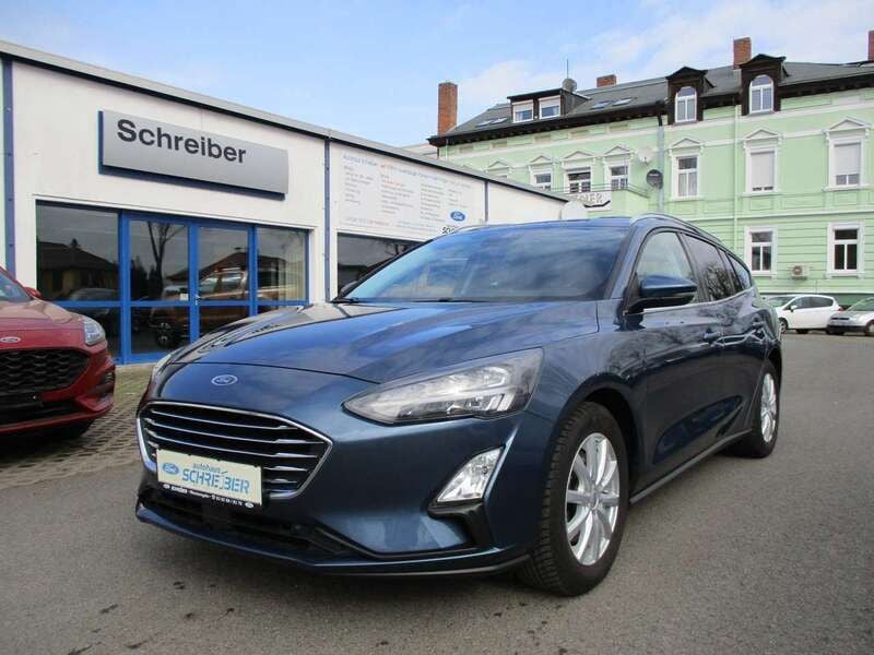 Chromablau metallic Gebraucht 2021 Ford Focus Titanium Kombi | 20.790 € (Fairer Preis) - Bild 1/4