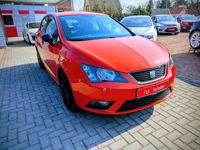 Gebraucht Seat Ibiza Reference 75 PS (55 kW) 2015 Rojo "chili" Kleinwagen
