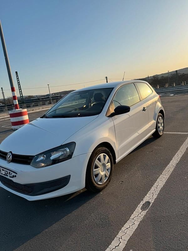 Gebraucht VW Polo 60 PS (44 kW) 2010 Weiß Kleinwagen