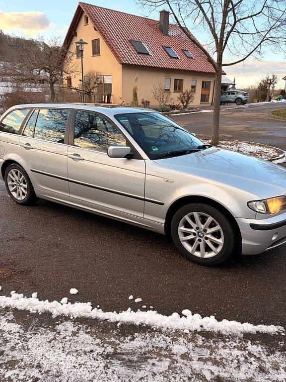 Gebraucht BMW 318 143 PS (105 kW) 2005 Silber Kombi