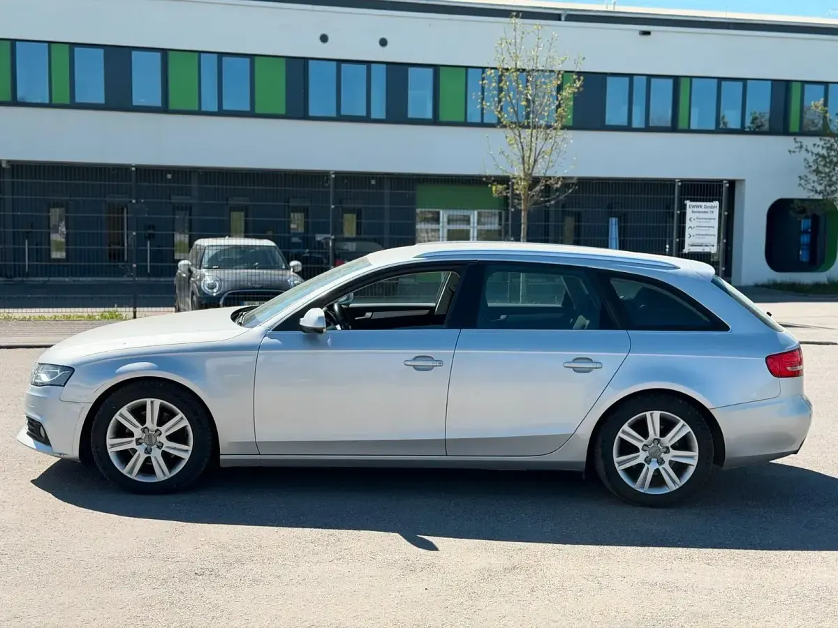 Second-hand Audi A4 120 CP (88 kW) 2011 Gri Break