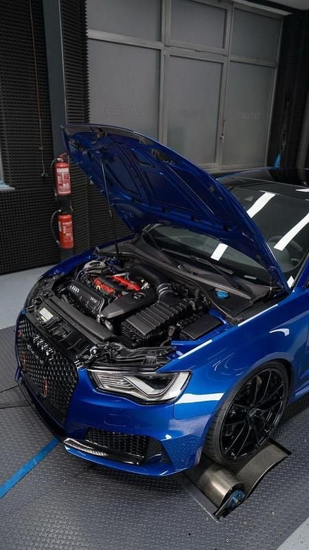Second-hand Audi RS3 Ambiente 367 CP (269 kW) 2016 Albastru Berlinǎ
