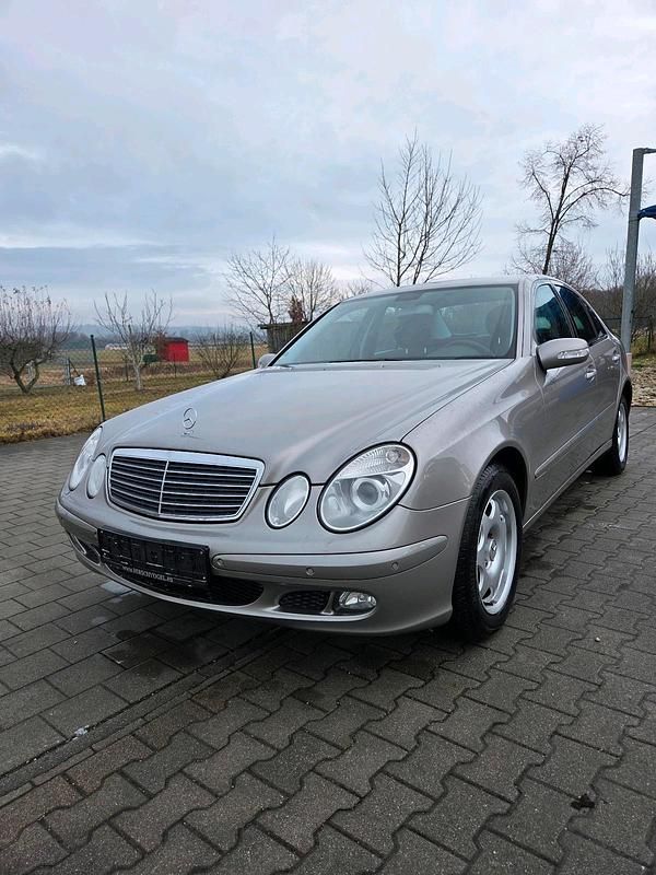 Gebraucht Mercedes E220 150 PS (110 kW) 2006 Limousine