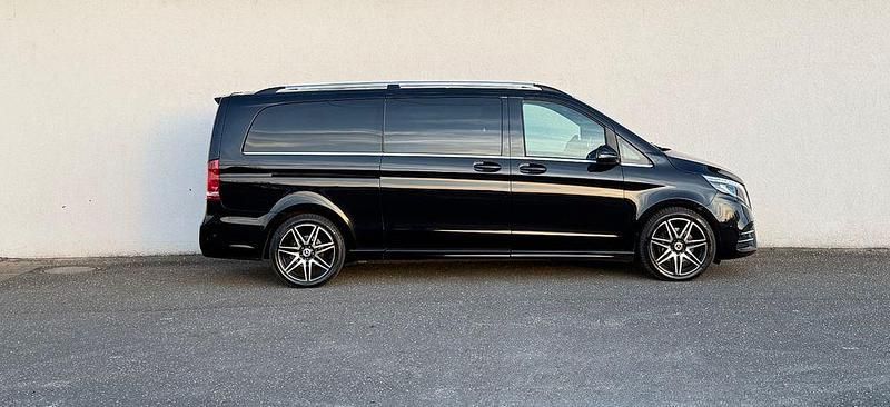 Gebraucht Mercedes V220 Avantgarde 163 PS (119 kW) 2019 Schwarz Van / Kleinbus