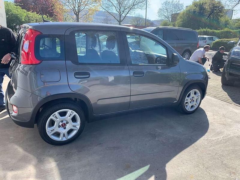 Gebraucht Fiat Panda 69 PS (50 kW) 2024 Grau Kleinwagen