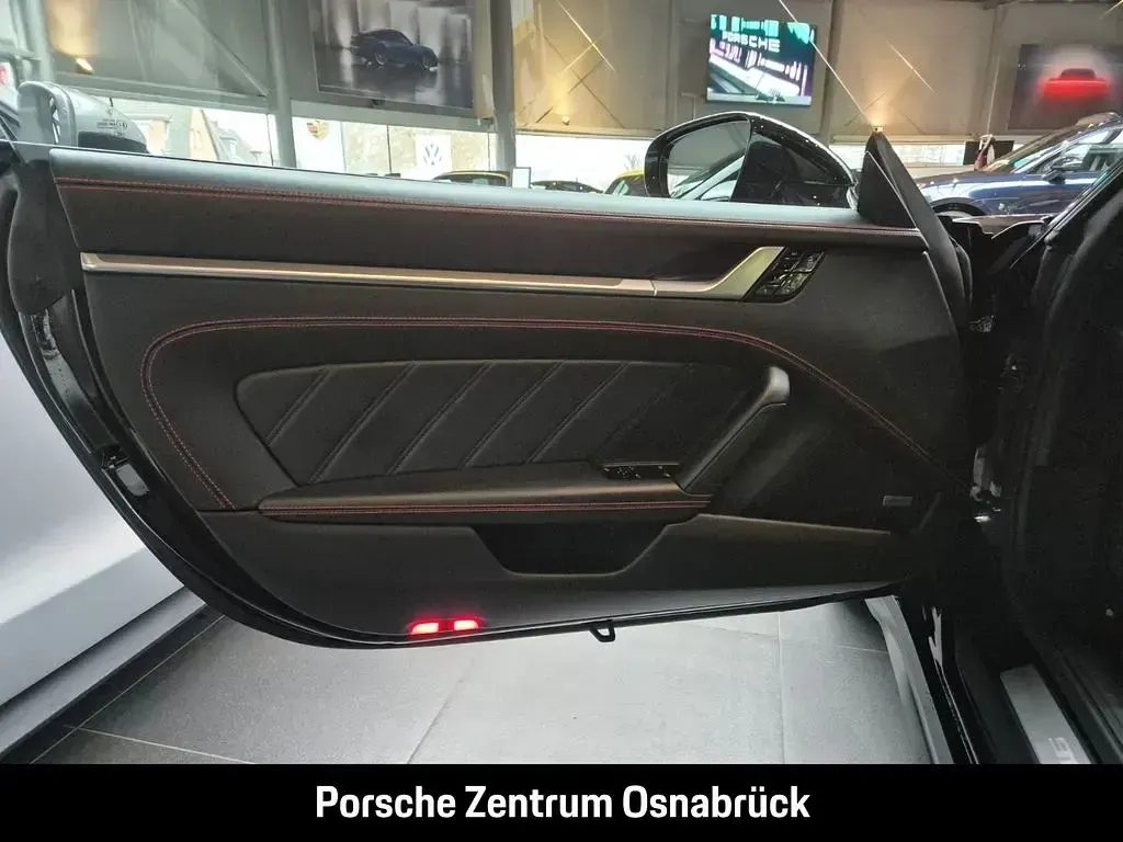 Gebraucht Porsche 992 581 PS (427 kW) 2021 Tiefschwarzmetallic Coupé
