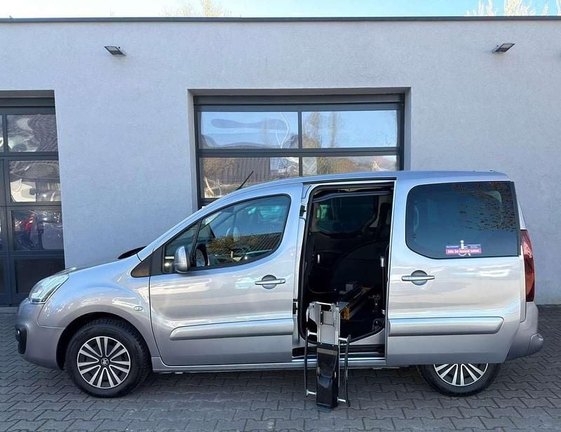 Gebraucht Peugeot Partner 99 PS (72 kW) 2016 Grau artense/metallic Van / Kleinbus