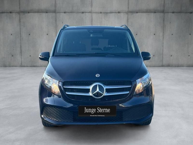 Gebraucht Mercedes V220 163 PS (119 kW) 2021 Blau Van / Kleinbus