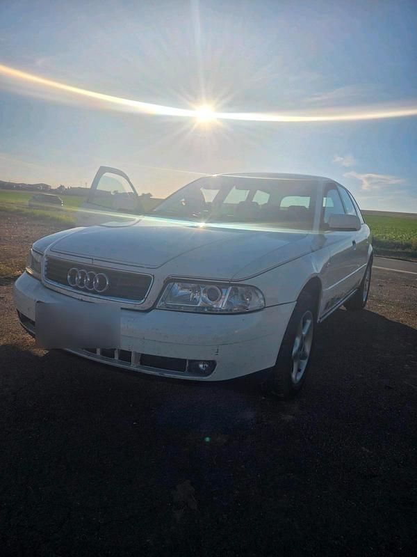 Weiß Gebraucht 2001 Audi A4 Kombi | 1.149 € (Superpreis) - Bild 1/4