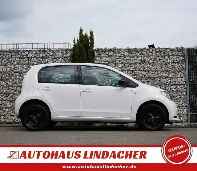 Używany Seat Mii Chic 75 KM (55 kW) 2016 Biały Hatchback