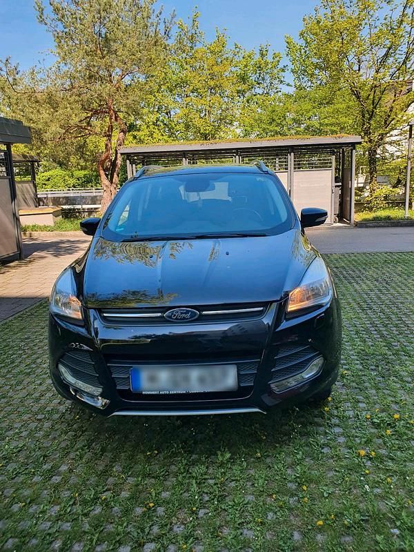 Gebraucht Ford Kuga 150 PS (110 kW) 2016 Schwarz SUV