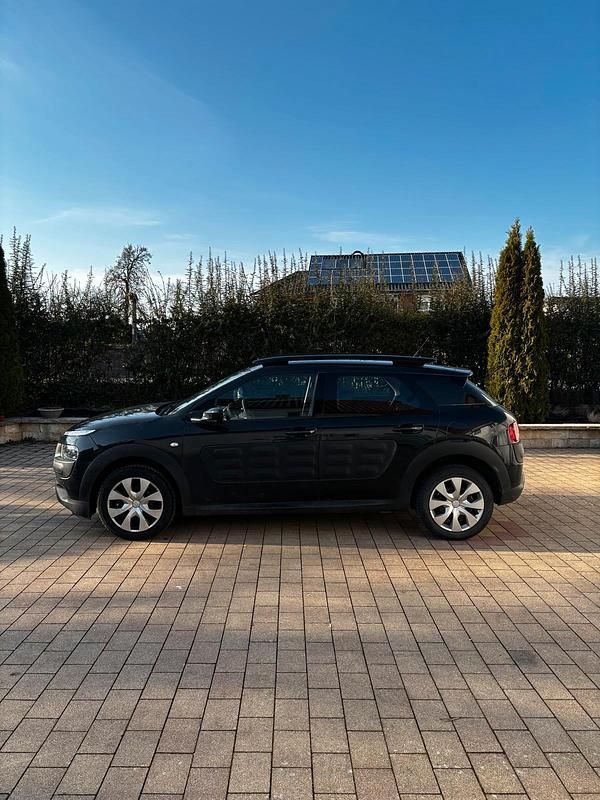 Gebraucht Citroën C4 Cactus 86 PS (63 kW) 2017 Schwarz Kleinwagen