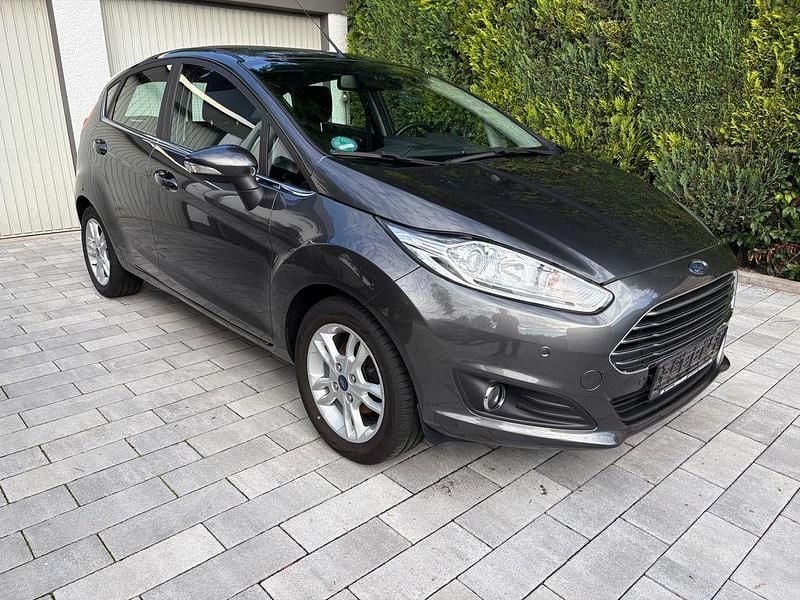 Grau Gebraucht 2017 Ford Fiesta Kleinwagen | 7.000 € (Superpreis) - Bild 1/4