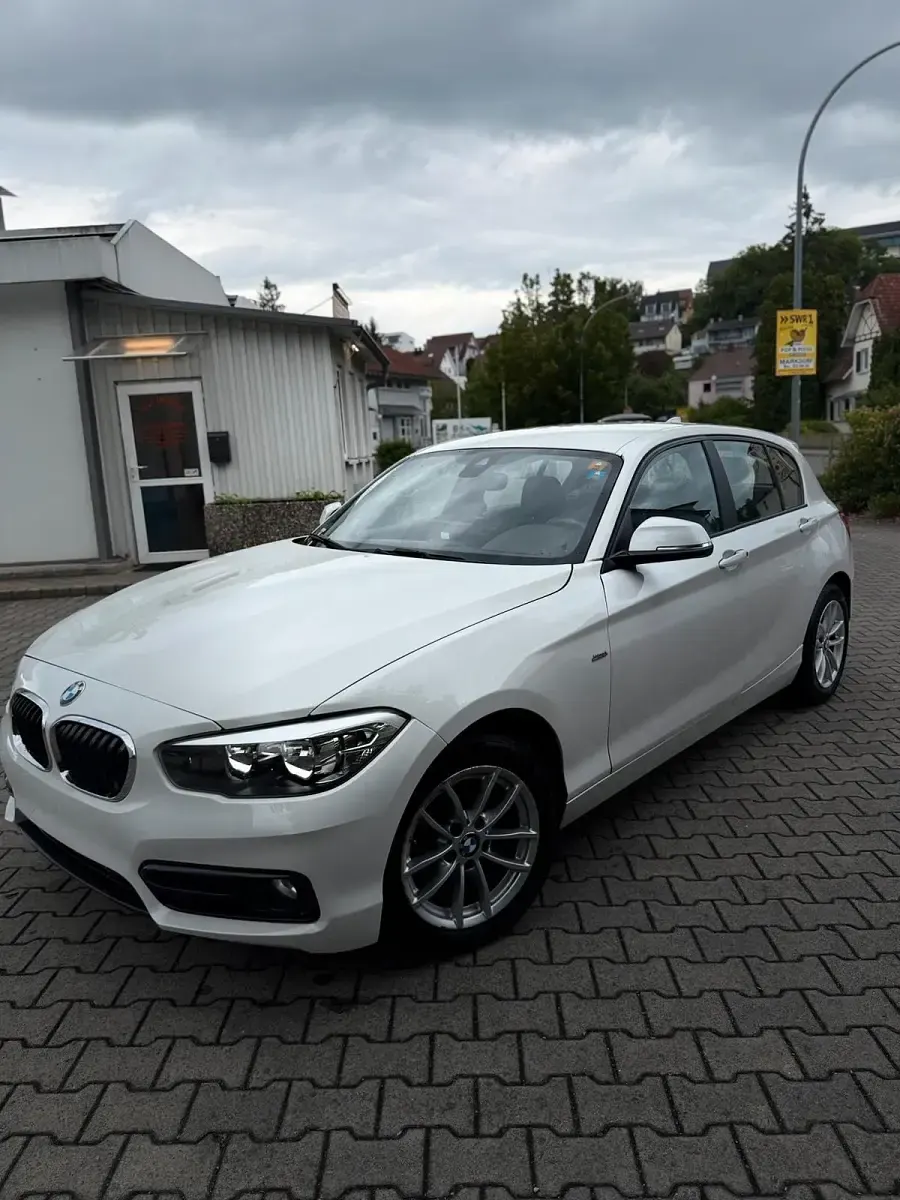Gebraucht BMW 116 Sport Line 116 PS (85 kW) 2017 Weiß Kleinwagen