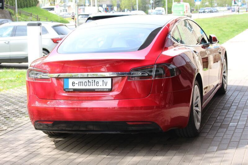 Gebraucht Tesla Model S 386 kW (525 PS) 2017 Rot Kleinwagen