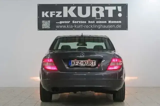 Gebraucht Mercedes C180 156 PS (114 kW) 2010 Tenoritgrau Limousine