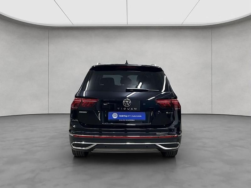 Gebraucht VW Tiguan Allspace Elegance 245 PS (180 kW) 2022 Deep black perleffekt SUV