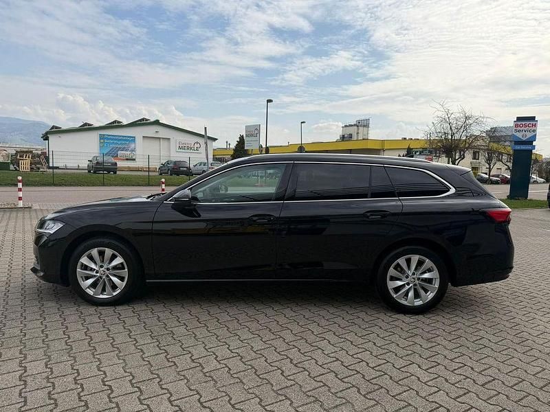 Gebraucht Skoda Superb 150 PS (110 kW) 2024 Schwarz Limousine