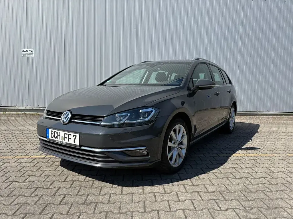 Gebraucht VW Golf VII Highline 150 PS (110 kW) 2020 Grau Kombi
